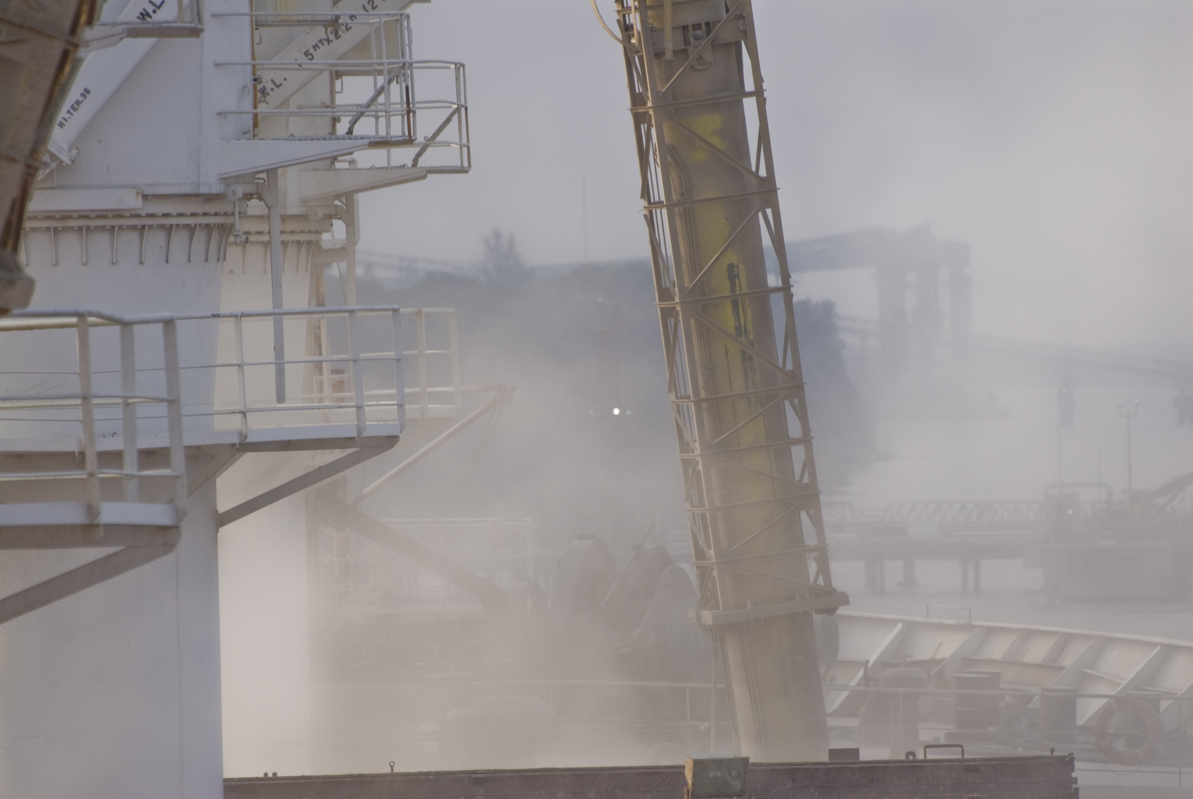 Loading grain — Bahía Blanca, Argentina, 2008